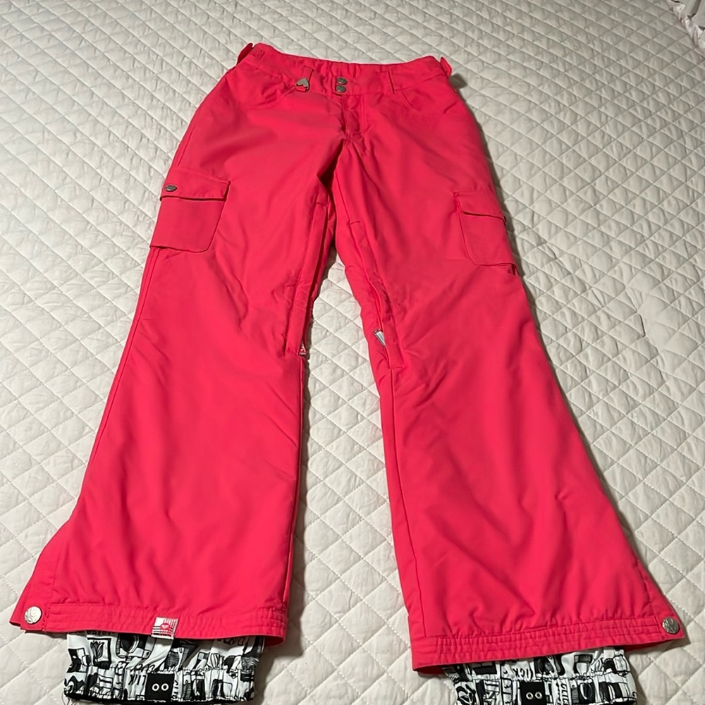 Women’s snowboarding pants